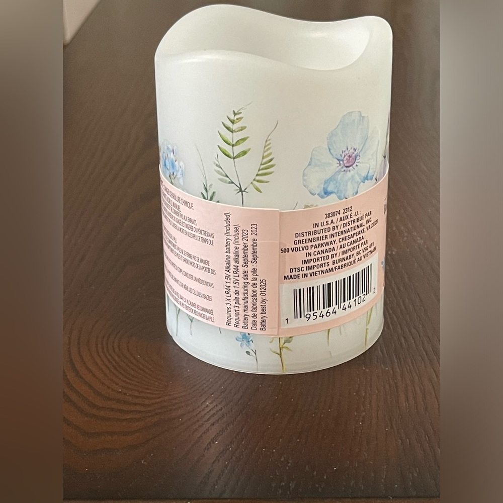 Spring flowers LED candle Mother’s Day Birthday Graduation NWT - Picture 2 of 6